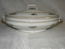 Vintage Nippon White China 10th Mark Floral Boquet Oval Covered Casserol... - $1,115.49 MXN