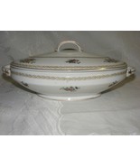 Vintage Nippon White China 10th Mark Floral Boquet Oval Covered Casserol... - $1,115.49 MXN