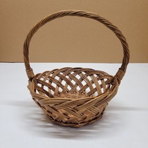 Vintage Woven Wicker Basket With Handle ~ 10” Across - £7.82 GBP