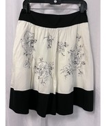 BCBG Maxazria Women's Skirt Ivory & Black Embroidered Flowers Size 2 - $28.71