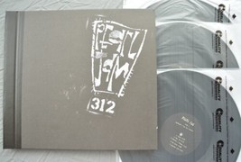 Pearl Jam~Vic Theatre Vault #2 Live Chicago 8/2/07 Vinyl 3-LP 2022 NM - £58.14 GBP