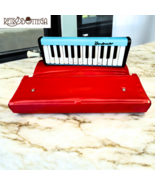 Vintage GDR 26-Key Wind Harmonic With Original Instrument Case - $748.44 MXN