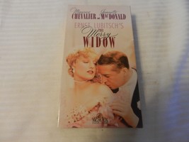 The Merry Widow (VHS, 2002) Maurice Chevalier, Jeanette macDonald - $10.00