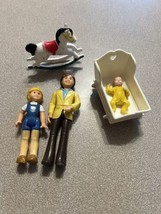 1977 Fisher Price Dollhouse Family Dad Girl baby cradle rocking horse Hong Kong - £23.26 GBP