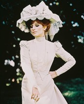 Barbra Streisand 16X20 Canvas Giclee Hello Dolly In White Dress And Hat - £55.94 GBP