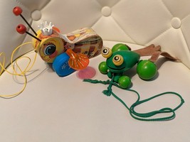 Vintage Wooden Fisher Brice Queen Buzzy Bumble Bee and Green Frog Pull Toy - £11.88 GBP