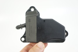 08-2012 mercedes w204  engine oil air separator cover engine crankcase vent C300 - $31.00