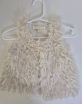 Chelsea &amp; Violet Beige Shaggy Vest Infant Girls Size 12M - $87.41 MXN