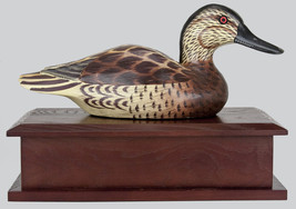 165 Cubic Ins Duck Decoy Urn - Female Coloring/Dark Ash Box for Cremation Ashes - £159.28 GBP