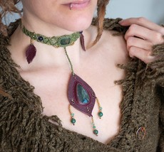 Green macrame choker, moss agate leather necklace, elven jewelry - $1,520.54 MXN