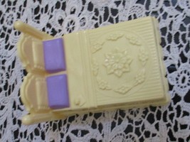 Fisher Price Sweet Streets Ivory Double Bed With Purple Pillows 2001 - $7.12