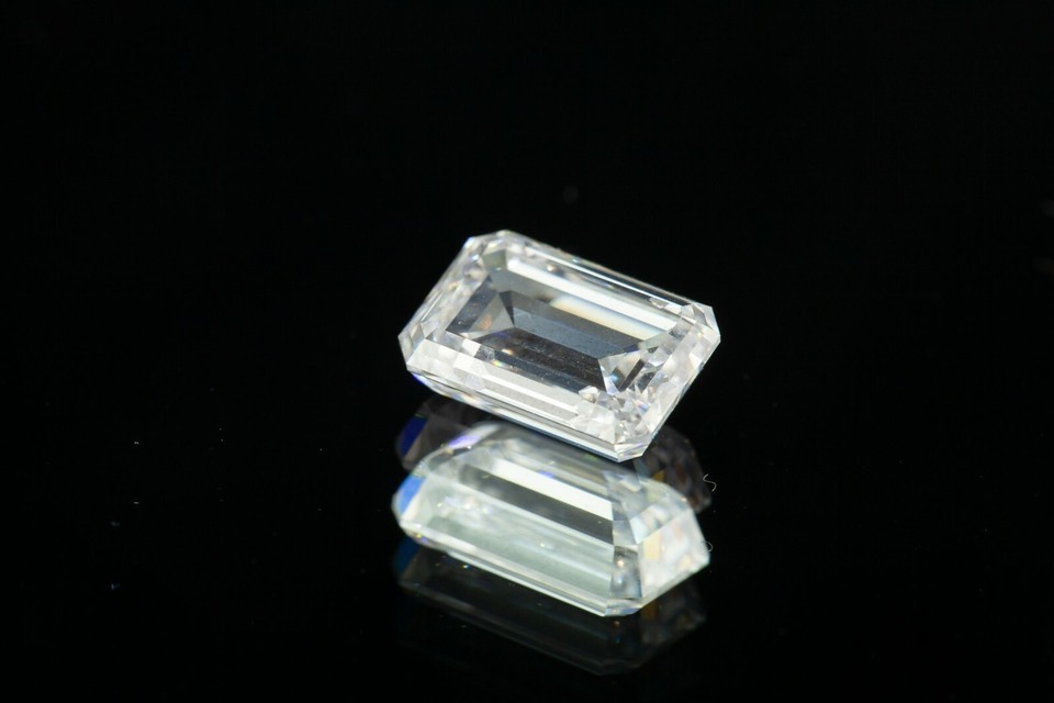 5.51 Carat Cvd Faux Diamonds Grown Emerald Cut Diamond F VS2 Igi Certified-
s... Item image 7