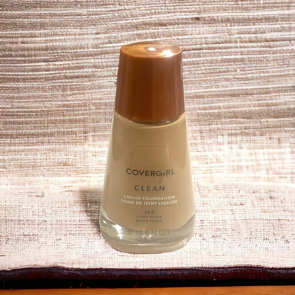 Covergirl Clean Liquid Foundation #153 Sand Beige 1 Fl Oz NEW - $7.81