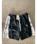 Nike Men’s 8” Premium Basketball Shorts Size: Large Color: Black/White - $141.81 CAD