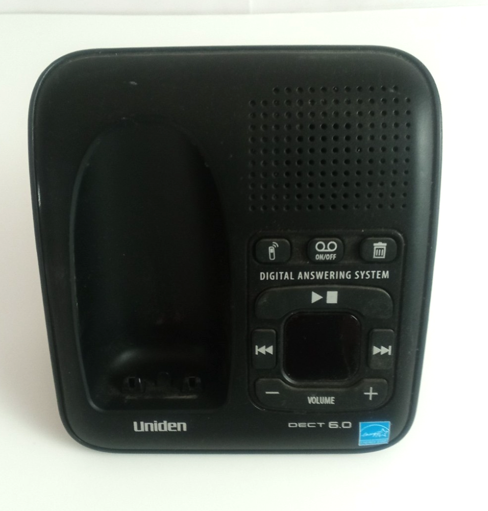 Uniden DECT 6.0 Cordless Phone System 3 Headsets With Digital Answering Machine Item image 5