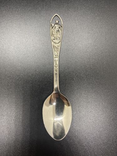 Vintage NEW YORK  Silver Colored Collectible Souvenir Collectors Spoon  - £7.86 GBP
