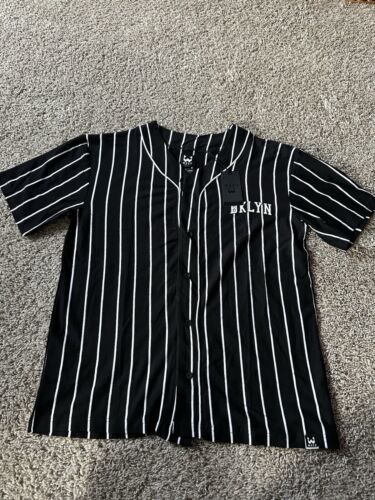 WXYZ Mens Short Sleeve Button up Brooklyn Logo Baseball Tee Size Large S... - $23.36