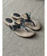 BOC Born Concept Sandals Womens 7 Silver Pewter Bow Thong Flat - $22.76