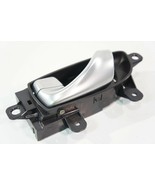 14-2018 infiniti q50 front left driver side interior door handle gray oem - $641.60 MXN 14-2018 infiniti q50 front left driver side interior door handle gray oem - $641.60 MXN