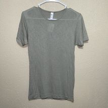 American Apparel Women&#39;s Fine Jersey T-Shirt SZ XS GREEN - $399.72 MXN