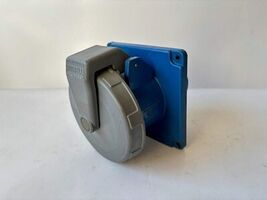 Hubbell 4100R9W Pin &amp; Sleeve Receptacle - $6,517.41 MXN