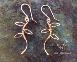 Handmade copper earrings: wire wrapped curving vines with leaves - £19.91 GBP