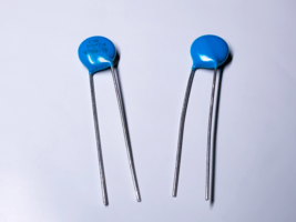 25PCS CNR-07D471K 7D471K CNR MOV Disc Varistor 7mm 470V - €3,42 EUR
