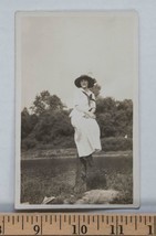 Vintage Black &amp; White Photograph Woman Posing dq - £11.67 GBP