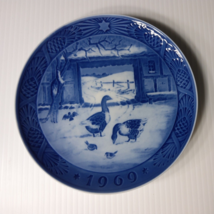 1969 Royal Copenhagen Christmas Plate 7&quot; In The Old Farmyard (CFB4-014) - £18.81 GBP