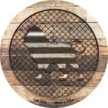 Corrugated Lion on Wood Novelty Metal Mini Circle Magnet CM-1052 - £10.23 GBP