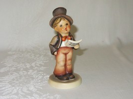 Goebel Hummel Figurine 131 Street Singer Vtg 5&quot; TMK 3 - £18.61 GBP