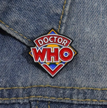 DR WHO Enamel Pin ☆ The Doctor Badge ☆ Vintage UK British TIME LORD Button! - $185.93 MXN
