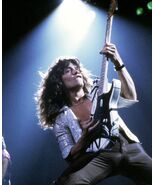 ROCK STAR EDDIE VAN HALEN  PUBLICITY PHOTO 8X10 - $8.70