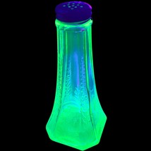 Green Depression Glass, Hocking Princess salt or pepper shaker (vaseline uranium - £27.48 GBP