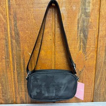 SKINNYDIP LONDON Millie Glitter Star Mesh Crossbody - $475.91 MXN