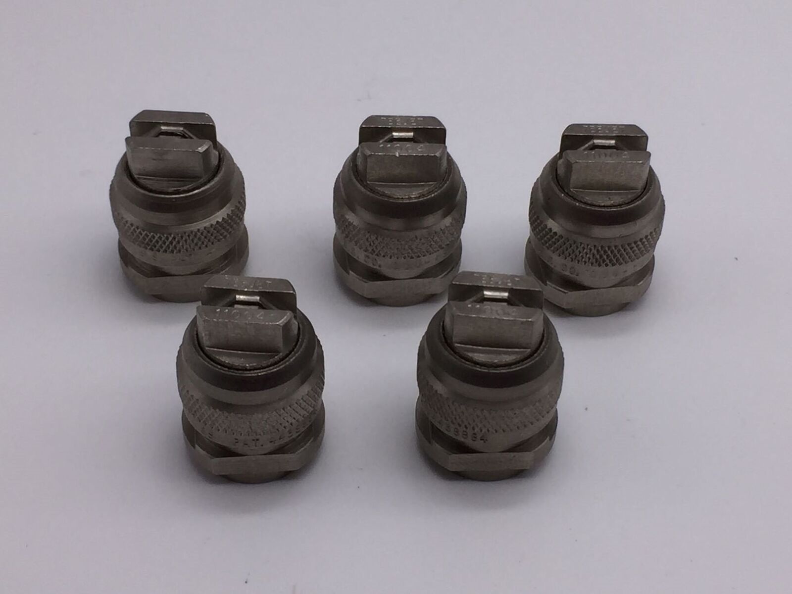 NEW SPRAYING SYSTEMS QVV-SS11004 VEEJET SPRAY NOZZLES Lot of 5 - $145.00