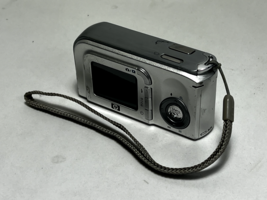 HP Photosmart M22 compact digital camera digicam 4MP tiny works - £19.45 GBP