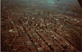 Aerial Photograph Des Moines Iowa Postcard PC645 - £3.97 GBP