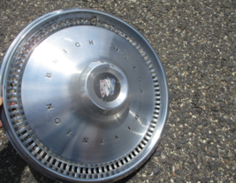 One factory 1970 to 1972 Buick Special 14 inch hubcap wheel cover - £16.44 GBP