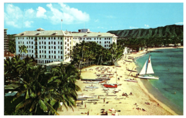 The Beautiful Moana Hotel &amp; Waikiki Beach Hawaii Postcard - £6.30 GBP