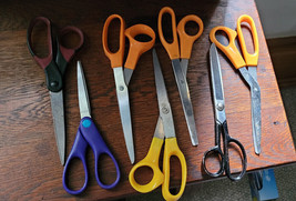Lot of 7 Large Scissors Multi Color School Room Crafting Sewing Stainles... - £27.45 GBP