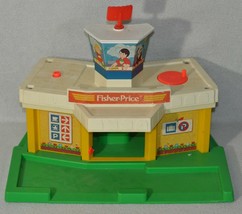 Vintage Fisher Price Little People Family Airport #2502 Building Only 1119! - $14.84