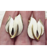 Sarah Coventry EARRINGS Winter White Leaf Motif Gold Plated CLIP ON VTG  - €12,76 EUR