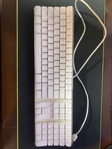 Apple OEM Wired USB Keyboard US A1048 Standard w 2 USB Ports ~ Tested &amp; Works! - £15.82 GBP