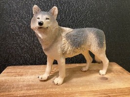 Gray Wolf Wildlife Wonders Figure Safari Ltd Toys Educational Figurines 5.5&quot; - £4.35 GBP