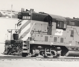 Burlington Northern Railroad BN #1618 GP7 Electromotive Train Photo West Chicago - £7.42 GBP