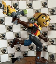 Ratchet &amp; Clank 20CM TALL FIGURE.....HAND PAINTED.....-
show original ti... - $3,867.39 MXN