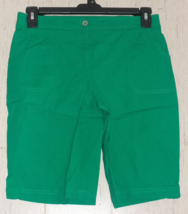 EXCELLENT WOMENS CHICO&#39;S KELLY GREEN SHORT W/ POCKETS  SIZE 0.5  (6) - £18.24 GBP