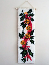 Fun Vintage Christmas Latch Hook Red Ribbon Bells &amp; Holly Wall Hanging 40x12 - £38.36 GBP
