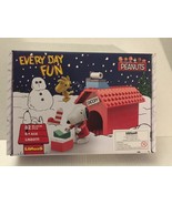 NEW Peanuts Snoopy &amp; Woodstock Holiday Dog House Building Set - 82 Pieces - $611.74 MXN